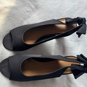 Black Open-Toe Women's Shoes
